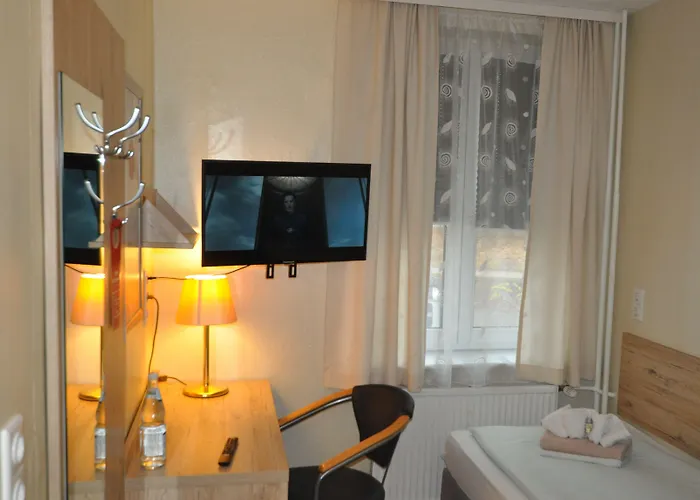 Parkhotel فندق 3*